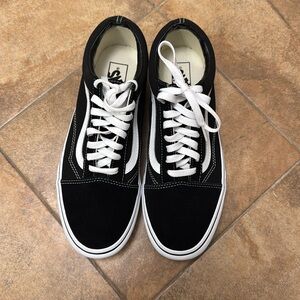 *BRAND NEW* VANS OLD SKOOL PLATFORM - WOMENS 10.5, MENS 9